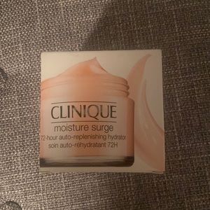 Clinique Moisture Surge cream